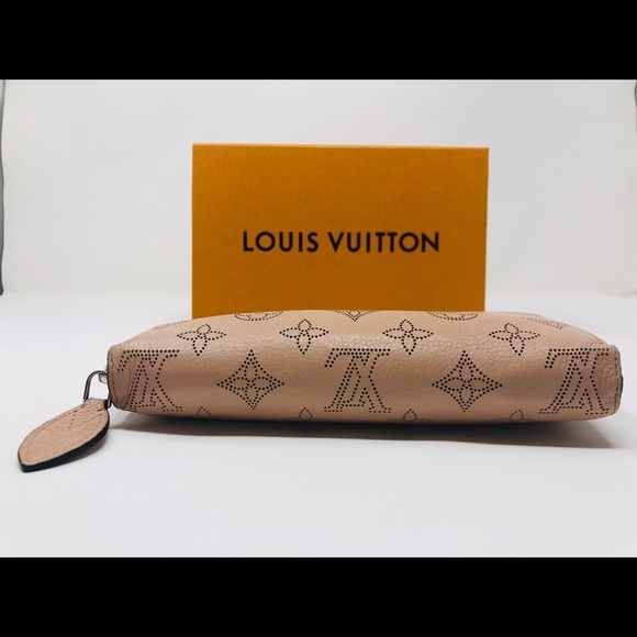 Louis Vuitton Mahina Zippy Wallet - Picture 8 of 8